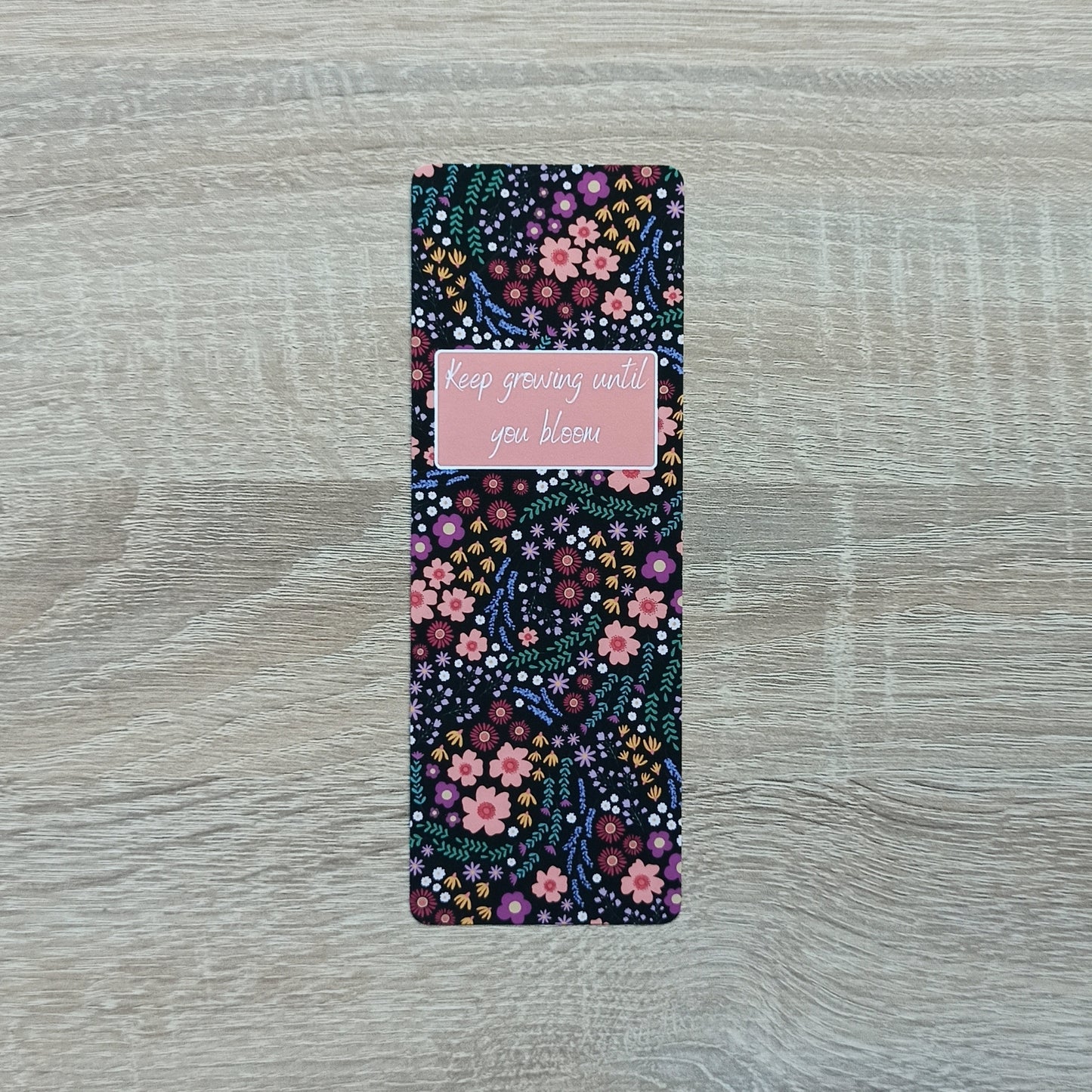Bladwijzer met quote: "Keep Growing until you Bloom" in Midnight Garden print