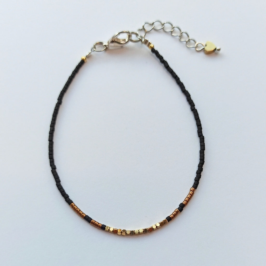 Fijn armbandje met Miyuki kraaltjes - Zwart & Goud