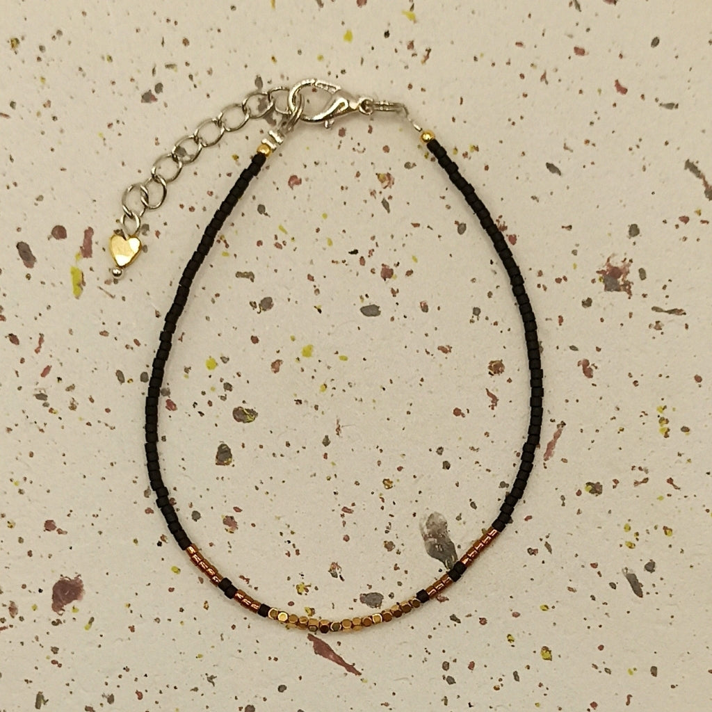 Fijn armbandje met Miyuki kraaltjes - Zwart & Goud