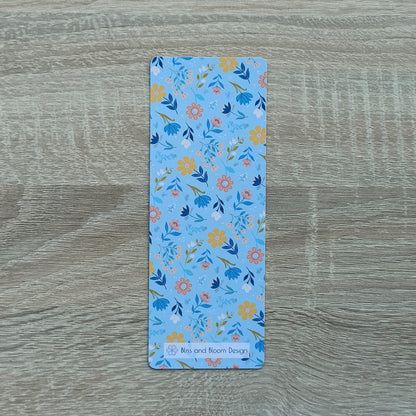 Bladwijzer met quote: "Nothing grows without a little rain" in Sunny Petals print