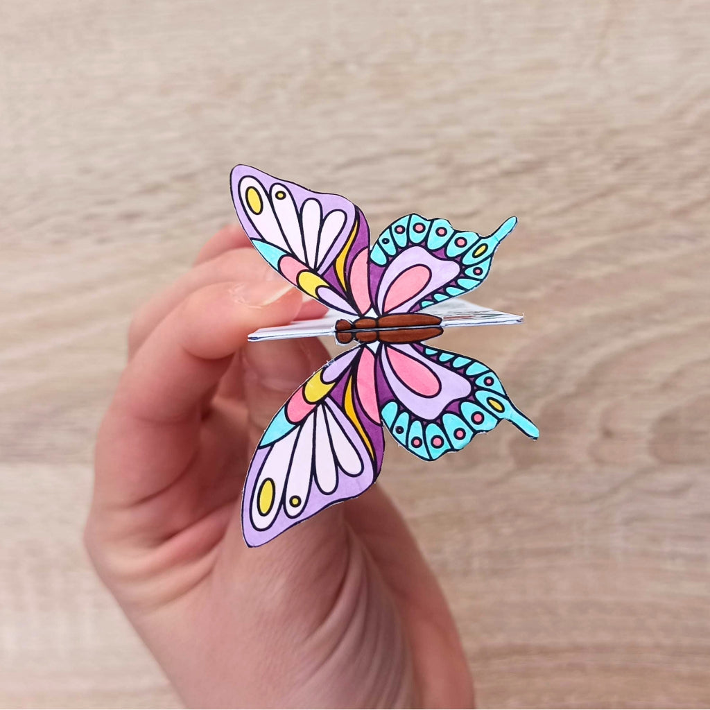 Ingekleurde vlinder van de 3D blanco boekenlegger. 