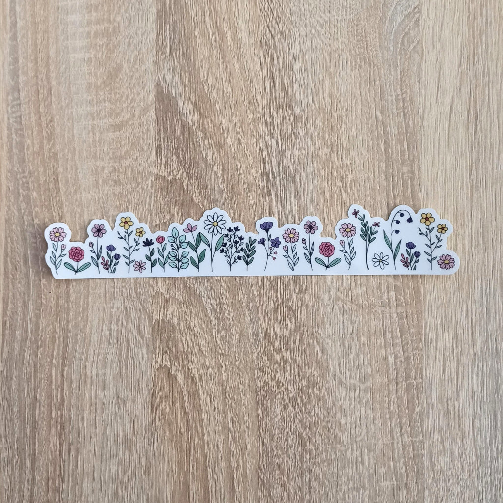 Transparante sticker met fleurige bloemetjes voor op een waterfles, journal of spiegel