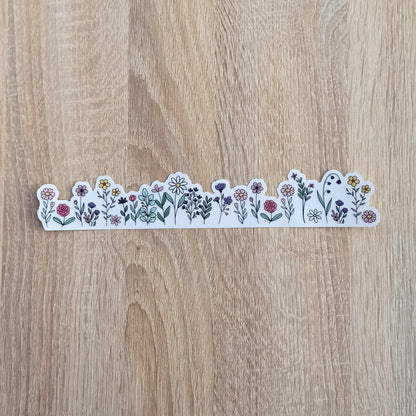 Transparante sticker met fleurige bloemetjes voor op een waterfles, journal of spiegel